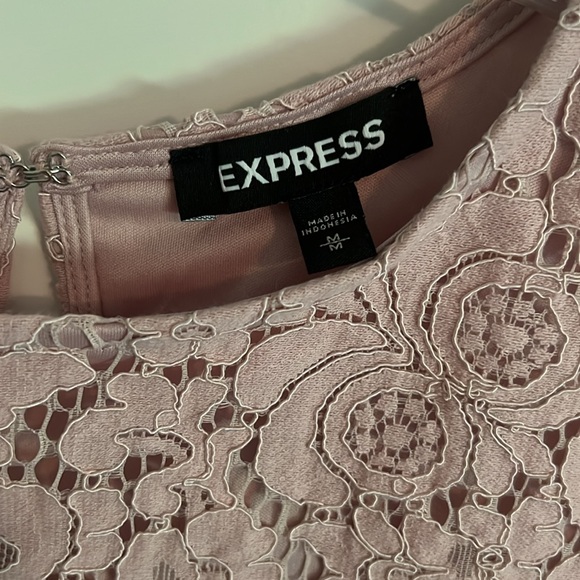 Express pink, flowery design, blouse size medium - Picture 2 of 5